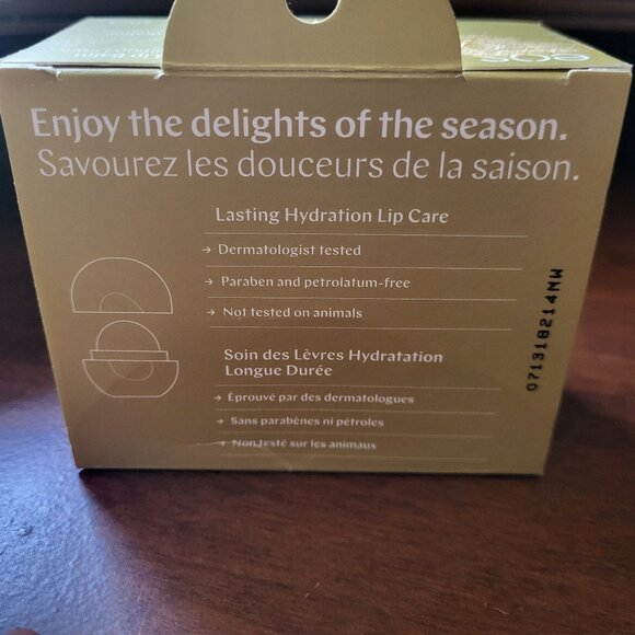 2 Pack Limited Edition Holiday EOS Lip Balm: Organic Sugarplum & Pure Hydration - Picture 4 of 4